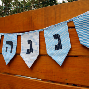 A free Hanukkah pennant pattern for the Hebrew letter set
